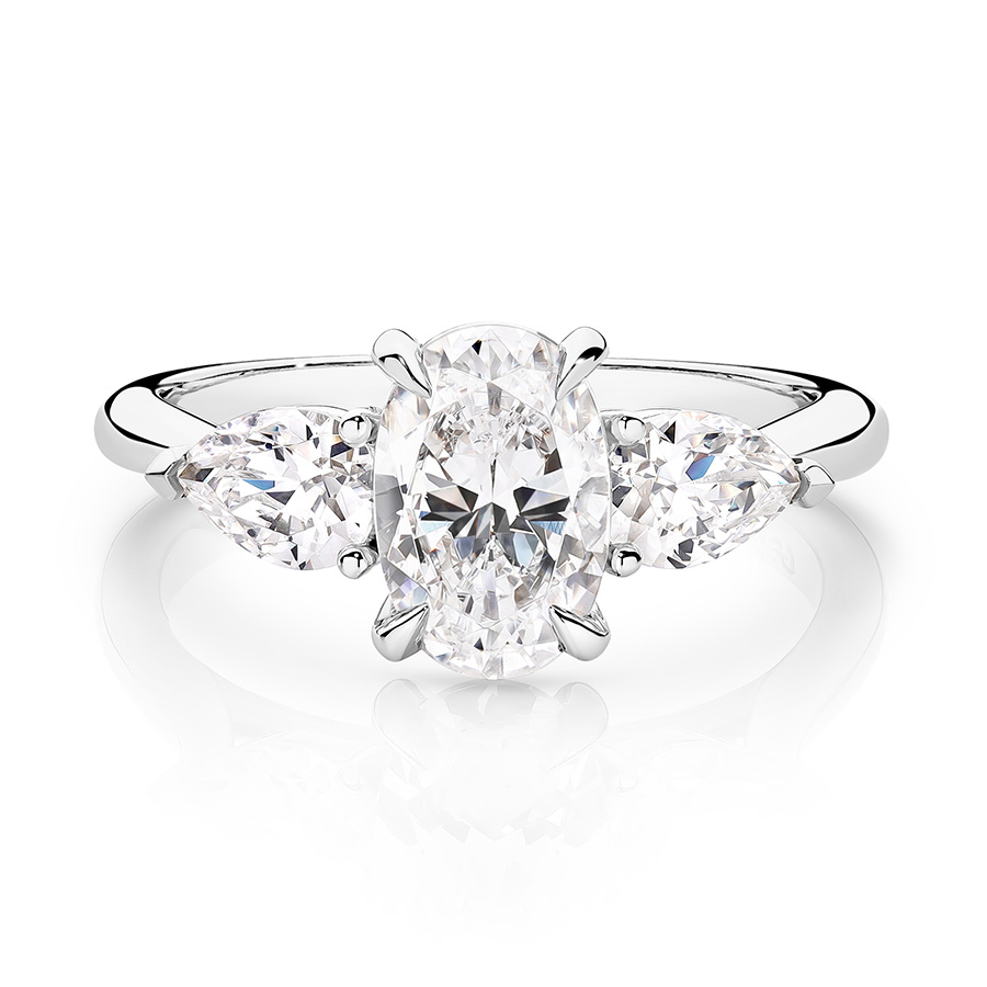 Three-Stone-Pear-shape-PLAT-wb